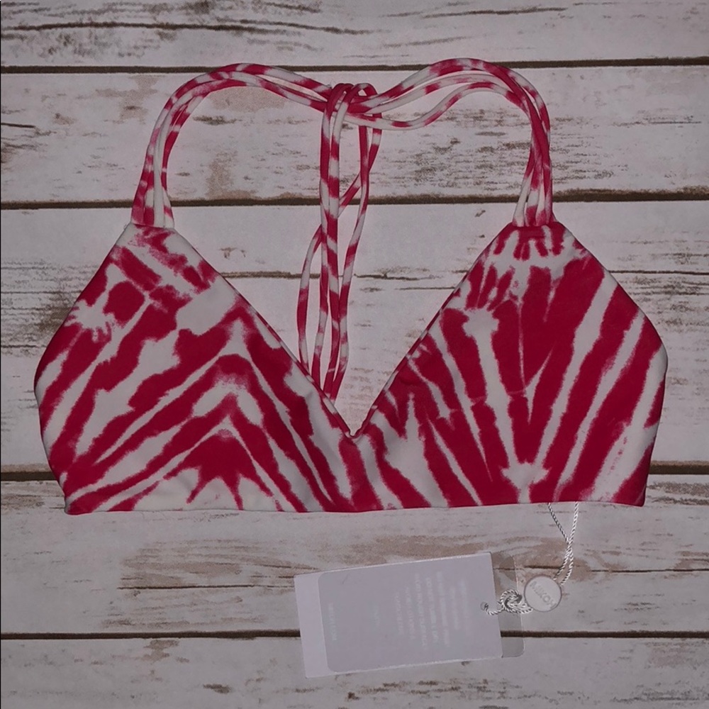 Mikoh Uluwatu Top in Wave Koi